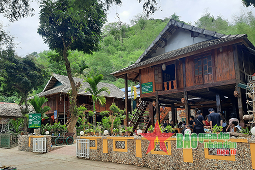 Hấp dẫn du lịch cộng đồng bản Lác